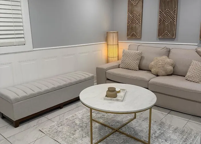 Cozy 2br 15 Min To Downtown Chicago Apartment *